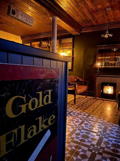 Villa Tw O Connell Old World Irish Pub Cahersiveen Exterior foto
