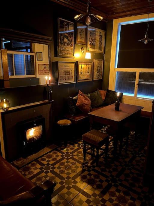 Villa Tw O Connell Old World Irish Pub Cahersiveen Exterior foto